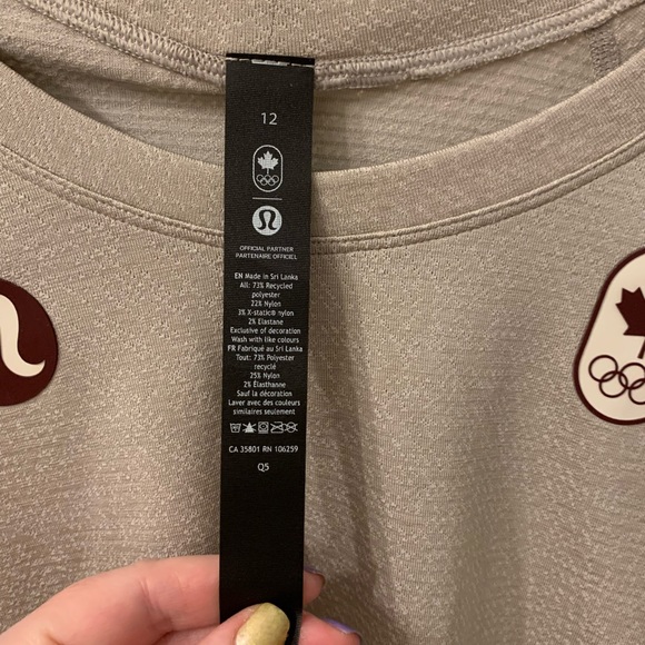 Lululemon nwts Team Canada long sleeve Swiftly tech - Picture 3 of 7